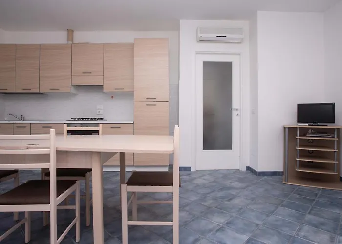 M290 - Marcelli, Nuovo Trilocale Con Terrazzo